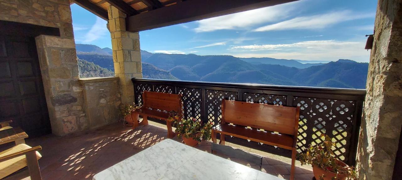 Castell De Llaes Villa Luaran gambar