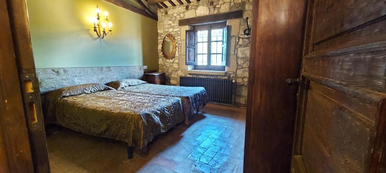 Castell De Llaes Villa Luaran gambar